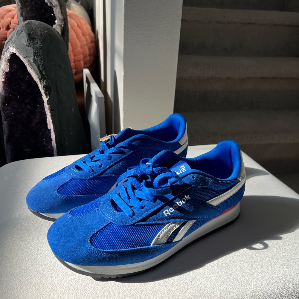 Reebok Blue and White Sneakers Size 11 - Picture 13 of 13